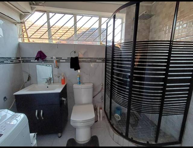9 BEDROOM HOUSE FOR SALE IN LAUDIUM